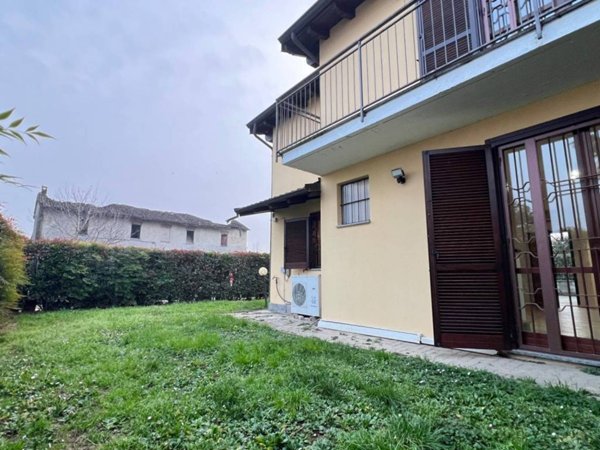 casa indipendente in vendita a Landriano