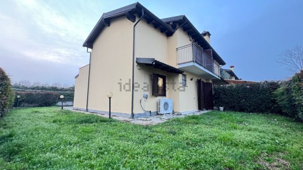 casa indipendente in vendita a Landriano