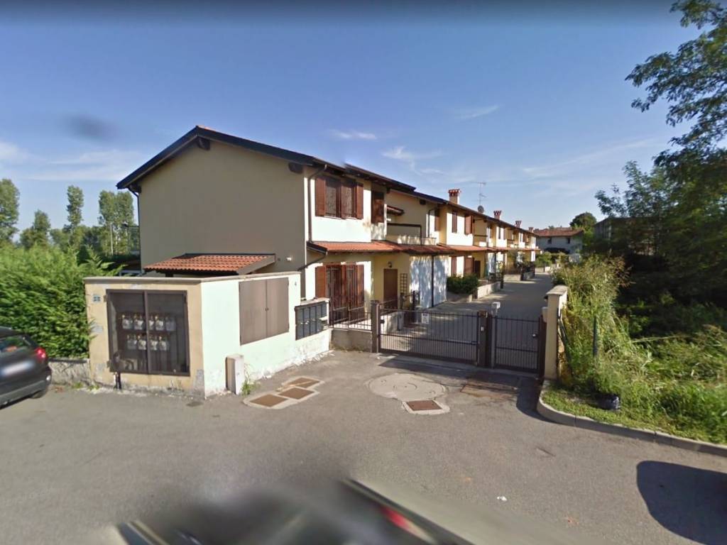 casa indipendente in vendita a Landriano in zona Pairana