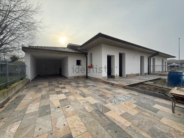 casa indipendente in vendita a Landriano