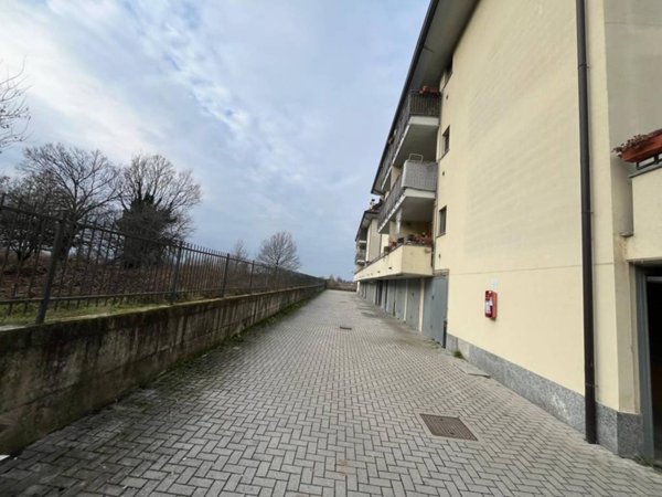 appartamento in vendita a Landriano in zona Pairana