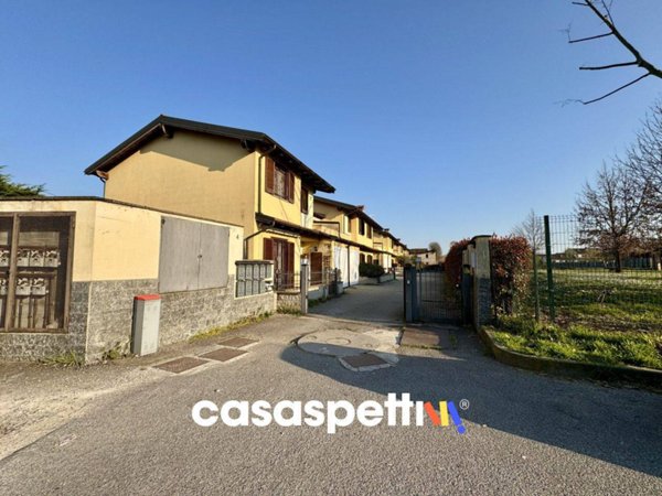 casa indipendente in vendita a Landriano in zona Pairana