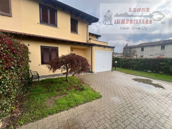 casa indipendente in vendita a Landriano in zona Pairana