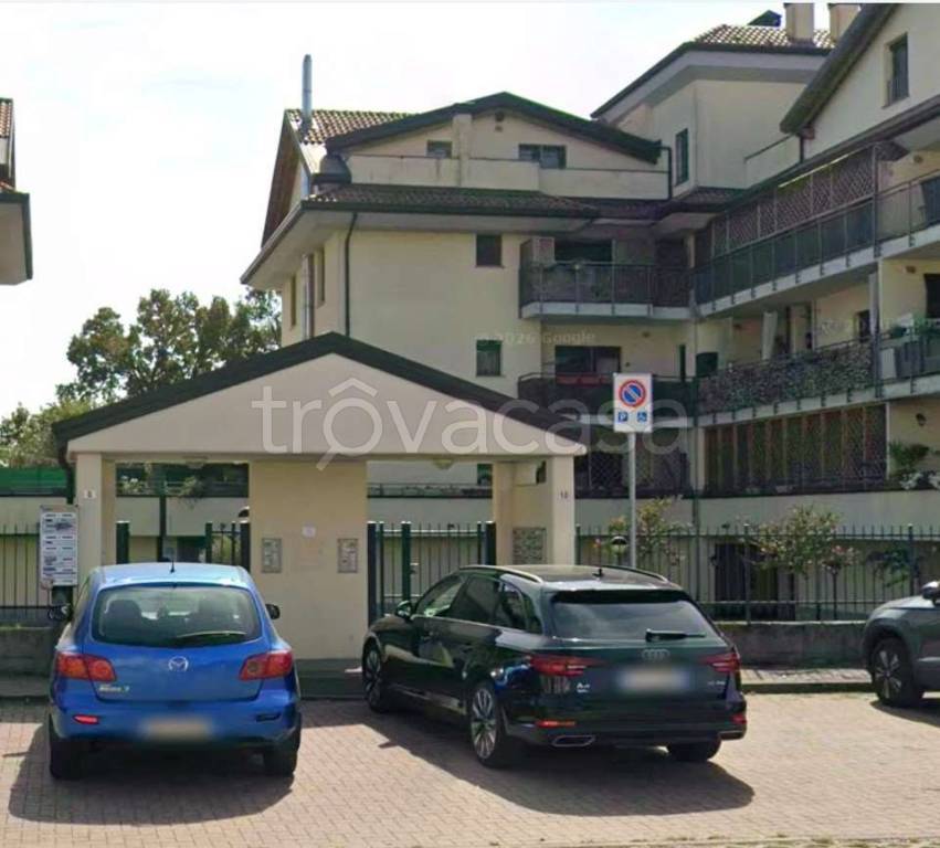 appartamento in vendita a Landriano in zona Pairana