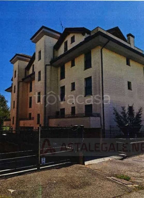 appartamento in vendita a Landriano in zona Pairana