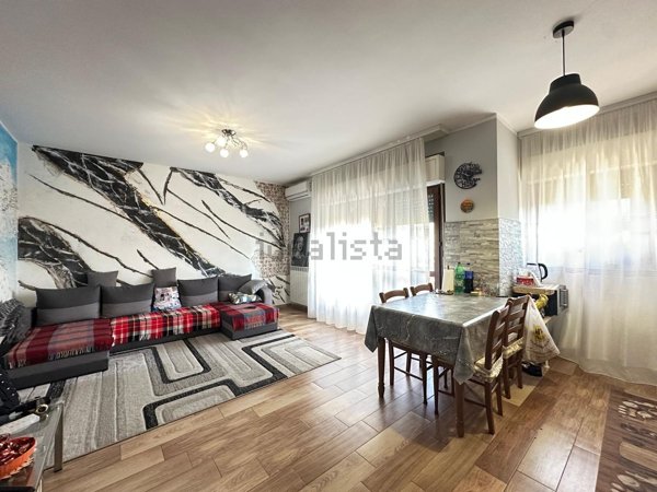 appartamento in vendita a Landriano in zona Pairana