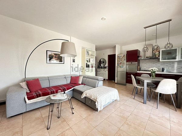 appartamento in vendita a Landriano in zona Pairana