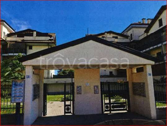 appartamento in vendita a Landriano in zona Pairana