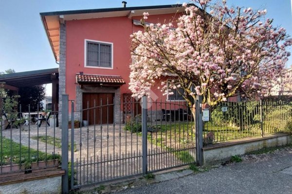 casa indipendente in vendita a Landriano