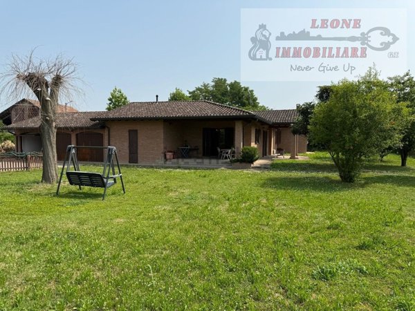casa indipendente in vendita a Landriano