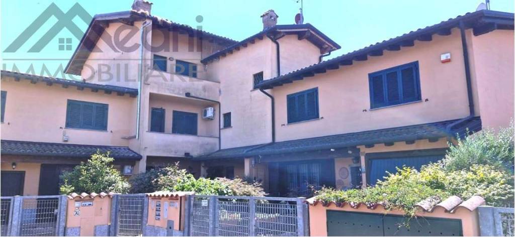 appartamento in vendita a Landriano in zona Pairana