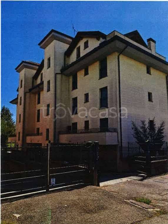 appartamento in vendita a Landriano in zona Pairana
