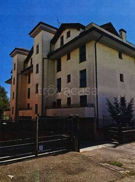 appartamento in vendita a Landriano in zona Pairana