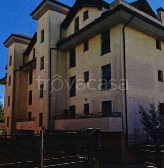 appartamento in vendita a Landriano in zona Pairana