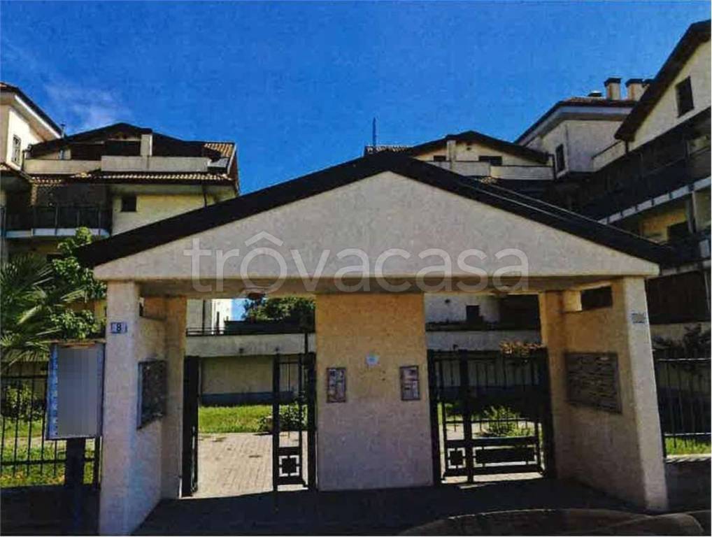 appartamento in vendita a Landriano in zona Pairana