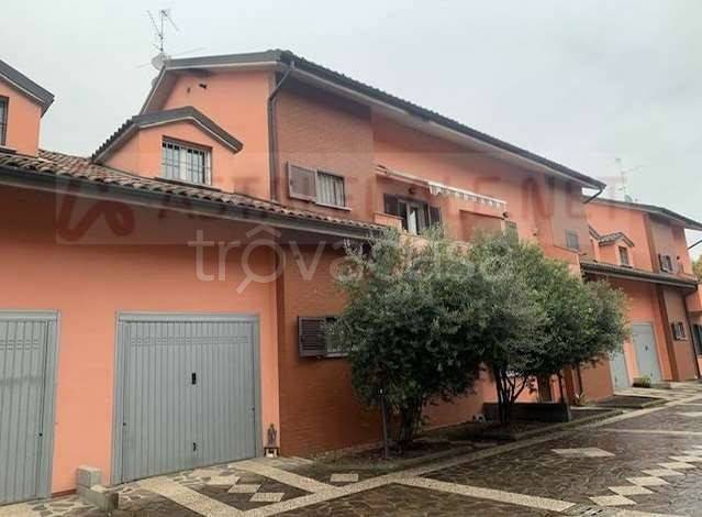 appartamento in vendita a Landriano in zona Pairana