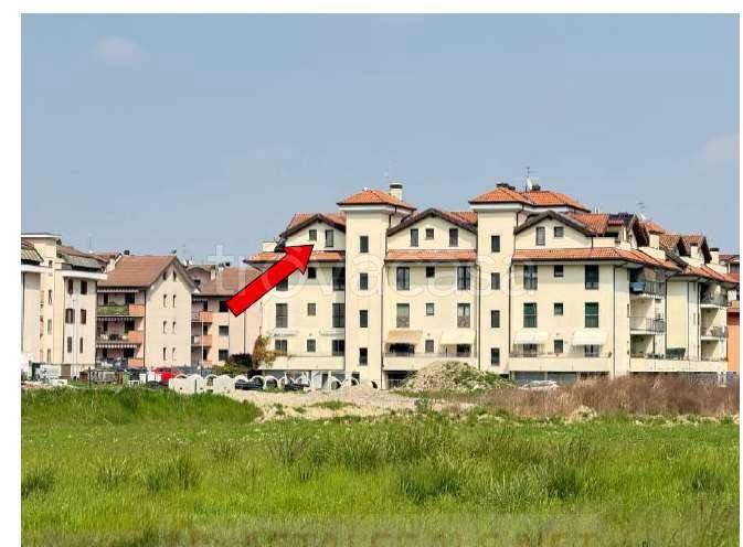 appartamento in vendita a Landriano in zona Pairana