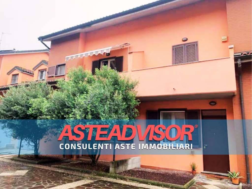 casa indipendente in vendita a Landriano in zona Pairana