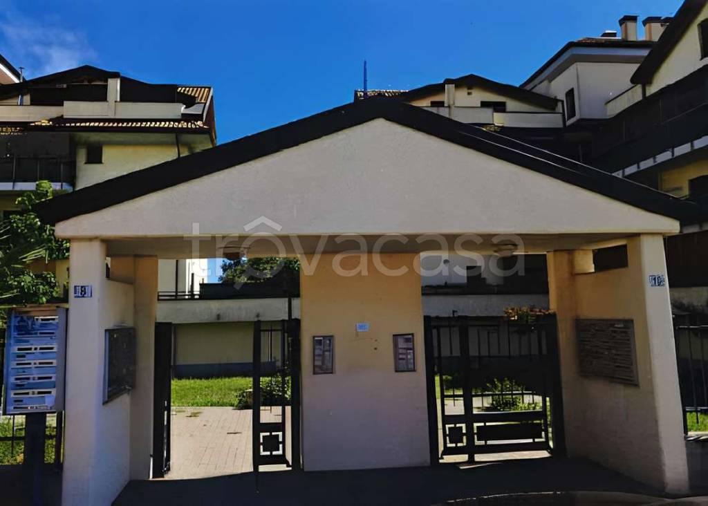 appartamento in vendita a Landriano in zona Pairana