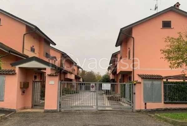 casa indipendente in vendita a Landriano in zona Pairana