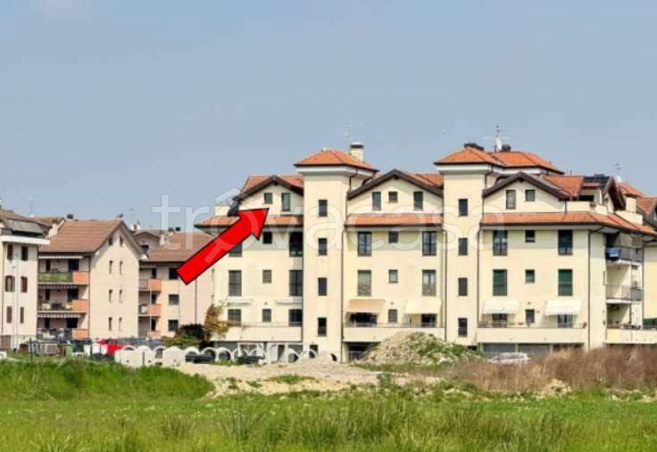 appartamento in vendita a Landriano in zona Pairana