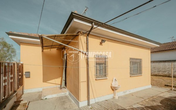 casa indipendente in vendita a Langosco