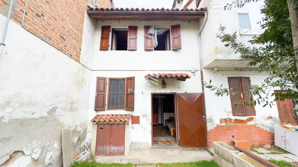 casa indipendente in vendita a Langosco in zona Bosco