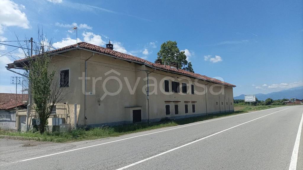 locale di sgombero in vendita a Leinì