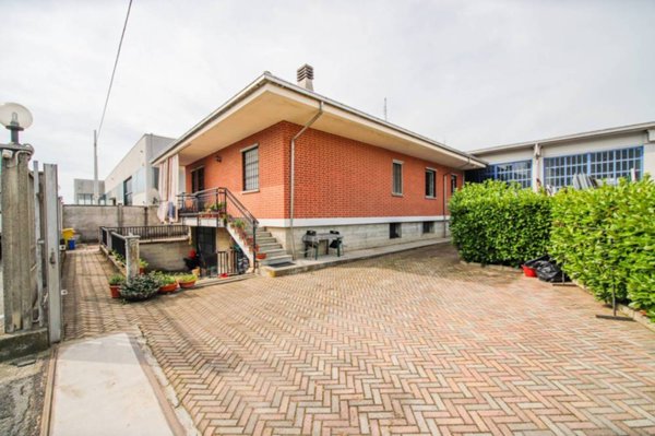 casa indipendente in vendita a Leinì