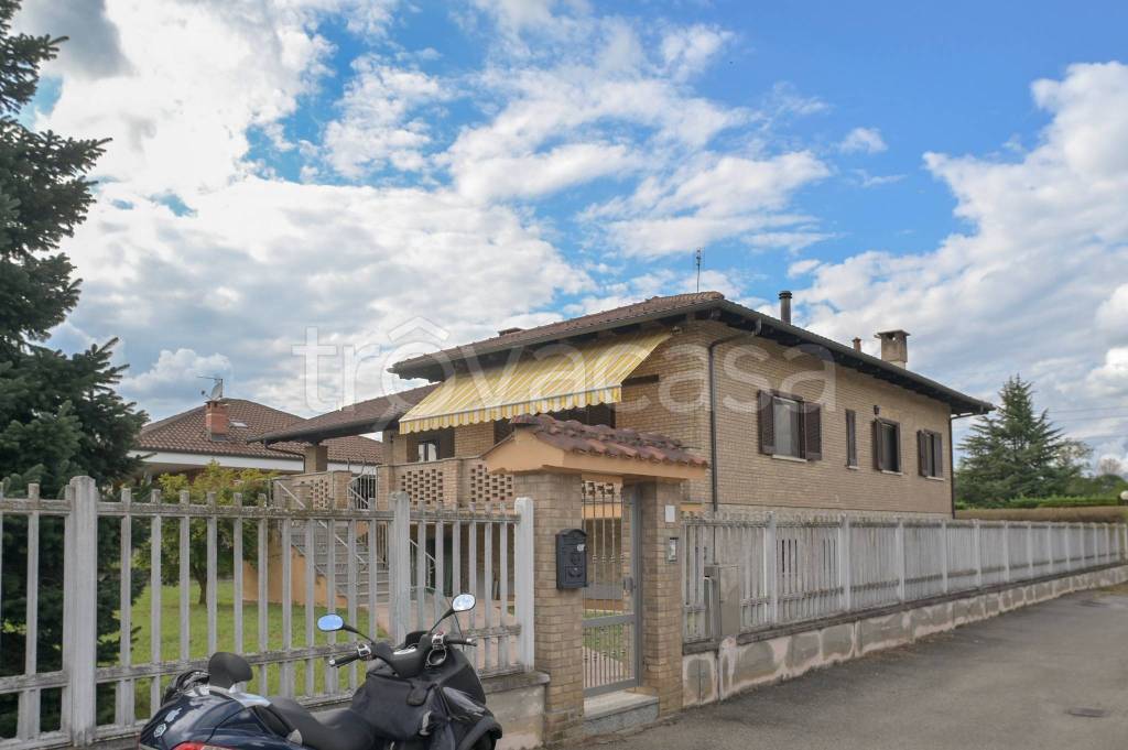 casa indipendente in vendita a Leinì in zona Tedeschi