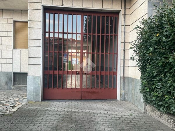 locale di sgombero in vendita a Leinì