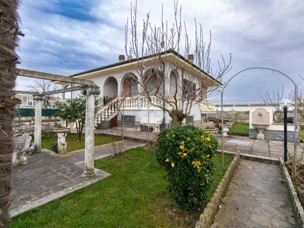 casa indipendente in vendita a Leinì