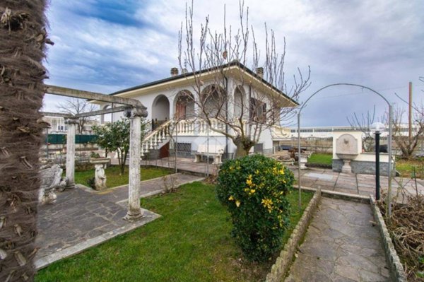 casa indipendente in vendita a Leinì