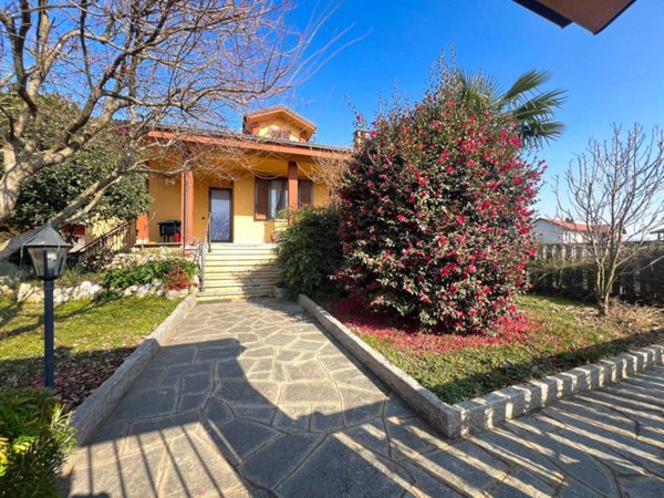 casa indipendente in vendita a Leinì