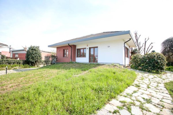 casa indipendente in vendita a Leinì