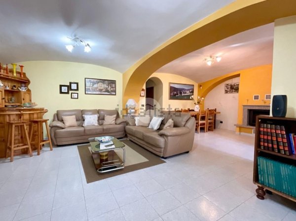 casa indipendente in vendita a Leinì in zona Tedeschi