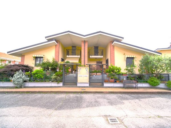 casa indipendente in vendita a Leinì