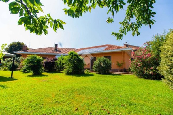 casa indipendente in vendita a Leinì