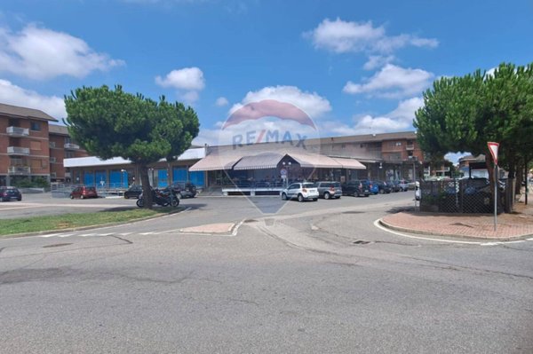 locale commerciale in vendita a Leinì