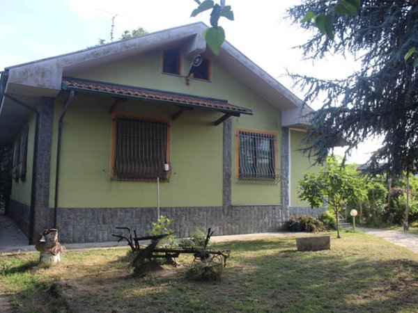 casa indipendente in vendita a Leinì