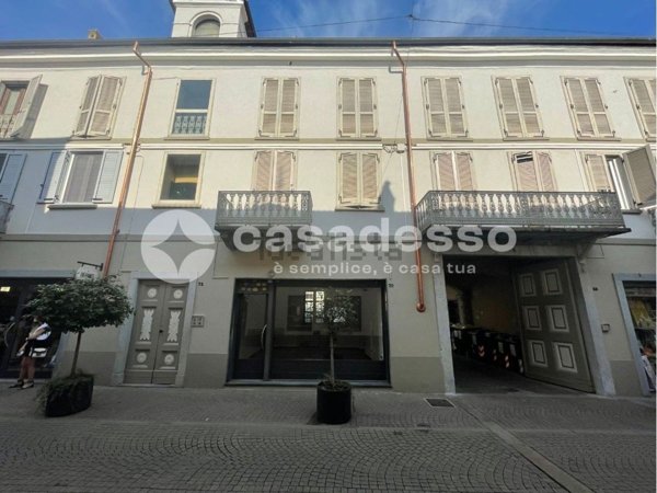 locale commerciale in vendita a Leinì