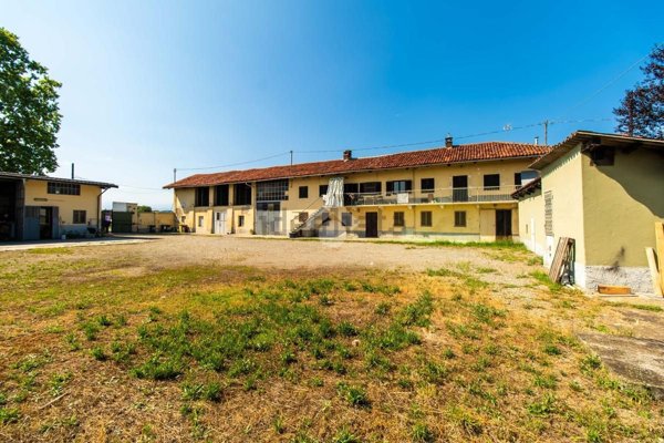 intera palazzina in vendita a Leinì