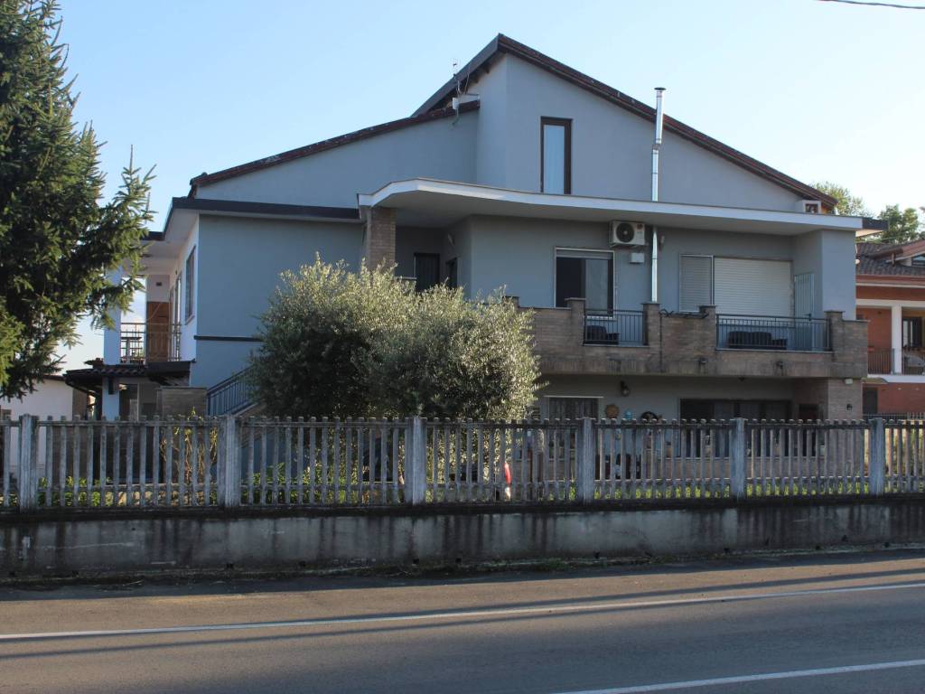 appartamento in vendita a Leinì in zona Tedeschi