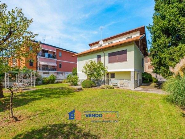 casa indipendente in vendita a Leinì