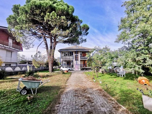 appartamento in vendita a Leinì in zona Tedeschi