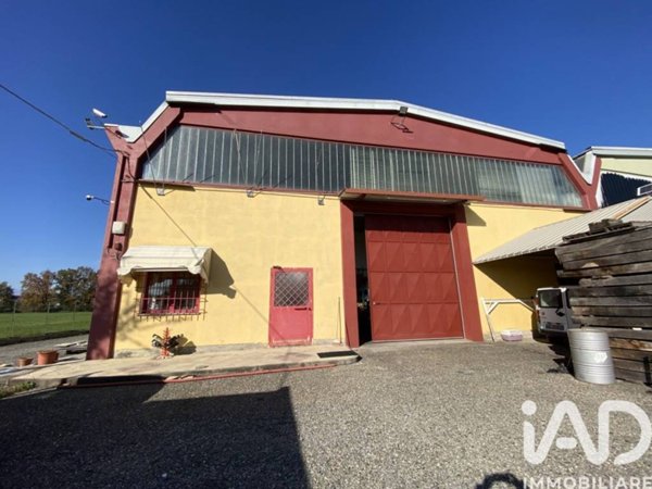 capannone in vendita a Leinì in zona Fornacino