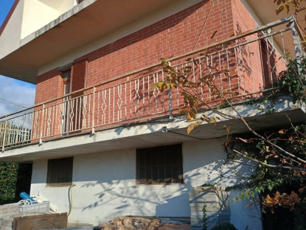 casa indipendente in vendita a Leinì in zona Tedeschi