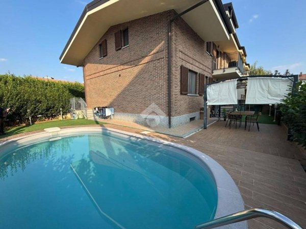 appartamento in vendita a Leinì in zona Fornacino