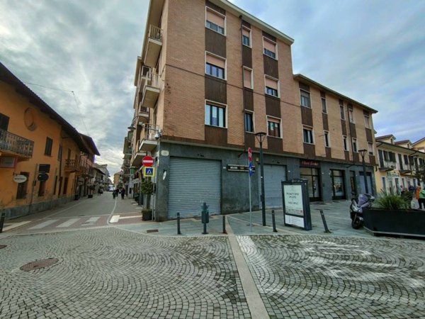 negozio in vendita a Leinì