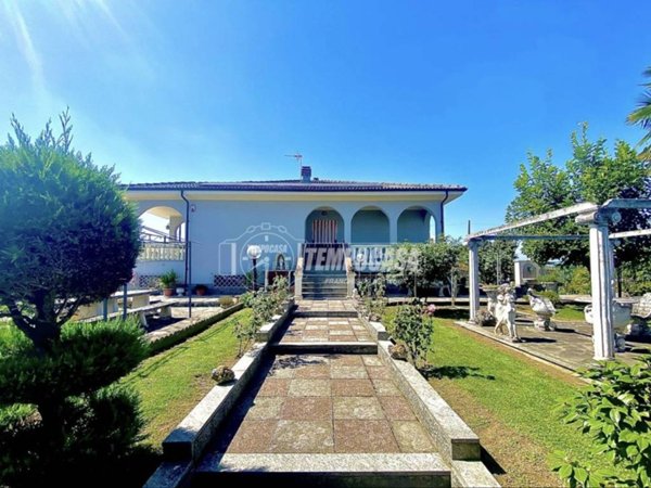 casa indipendente in vendita a Leinì